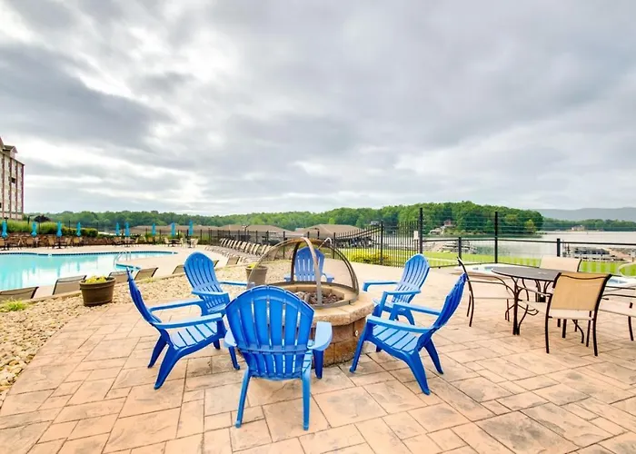 Studio Retreat With Pool, Trails And Lake Access